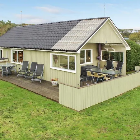 Lilibeth - 300m From The Sea By Interhome